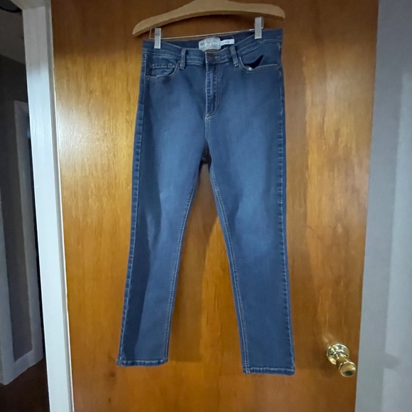 Jeans - Picture 2 of 3